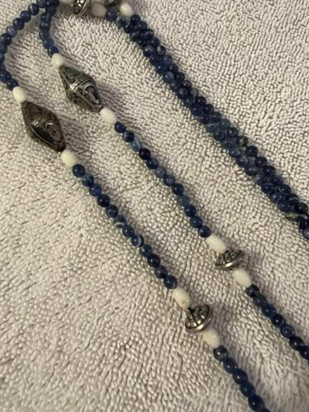 🐻Dark Blue/Black Stone Beaded Necklace - Picture 4 of 5